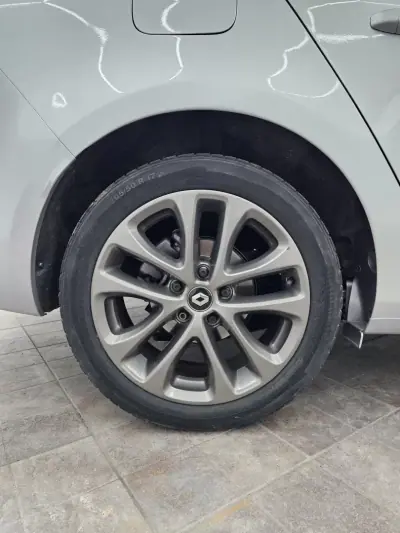 Renault Mégane Sport Tourer 2019 - 11950 EUR, 286730 km - AUTO.MOTO.pt - 286730km - foto 39 de 52