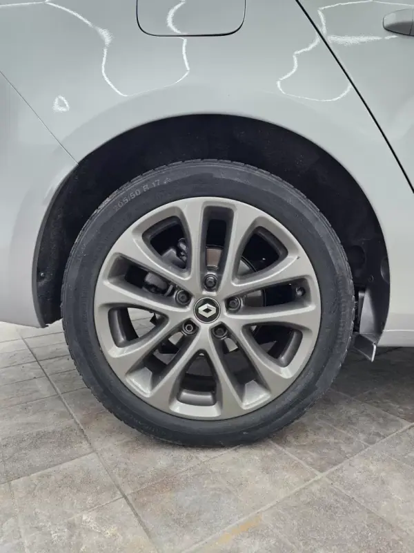 Renault Mégane Sport Tourer 2019 - 11950 EUR, 286730 km - AUTO.MOTO.pt - 286730km - foto 39 de 52