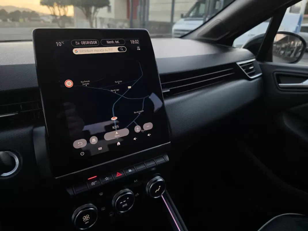 Renault Clio 2022 - 14500 EUR, 104000 km - AUTO.MOTO.pt - 104000km - foto 37 de 43