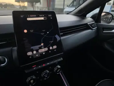 Renault Clio 2022 - 14500 EUR, 104000 km - AUTO.MOTO.pt - 104000km - foto 37 de 43