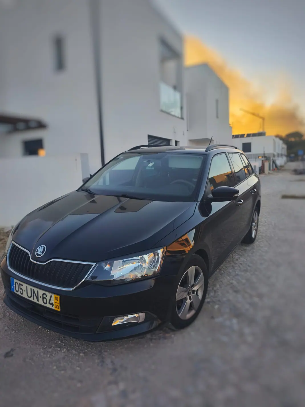 Skoda Fabia Break 2018 - 9990 EUR, 82200 km - AUTO.MOTO.pt - 82200km - foto 1 de 8