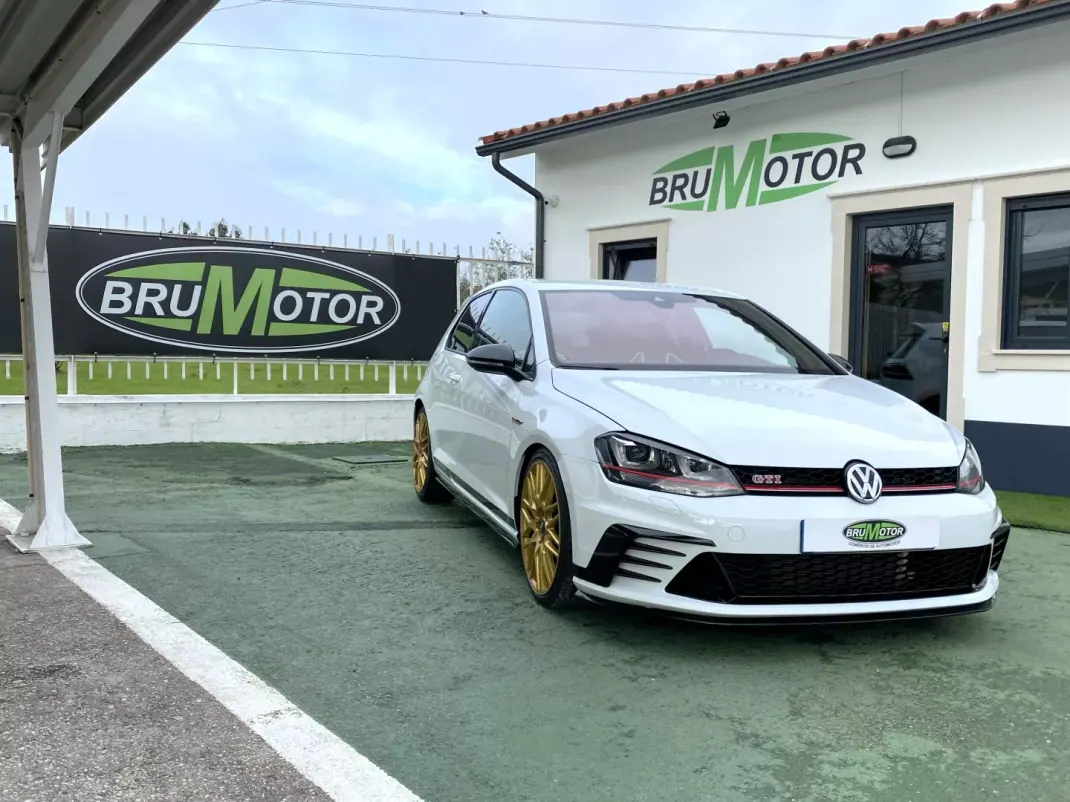 Volkswagen Golf 2017 - 29000 EUR, 55447 km - AUTO.MOTO.pt - 55447km - foto 1 de 16