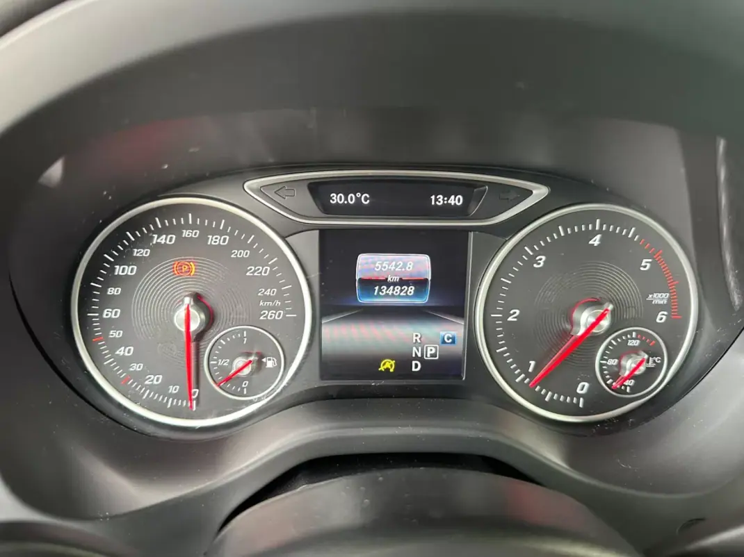 Mercedes-Benz A 180 2017 - 18900 EUR, 134826 km - 134826km - foto 15 de 30