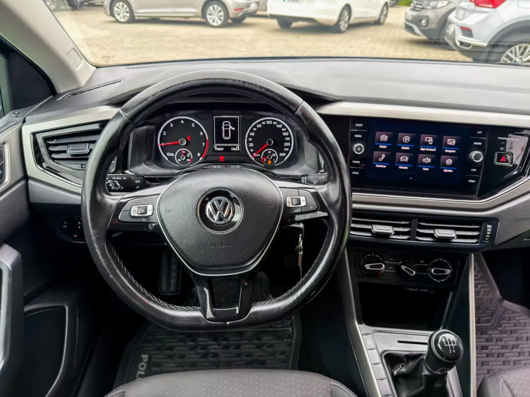 Volkswagen Polo 2019 - 12500 EUR, 110000 km - 110000km - foto 14 de 21