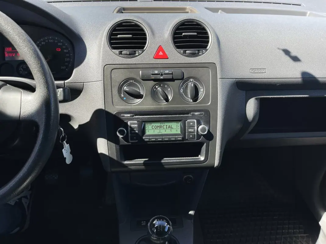 VW CADDY 1.9 TDI EXTRA AC 2010 - 6490 EUR, 307370 km - AUTO.MOTO.pt - 307370km - foto 12 de 16