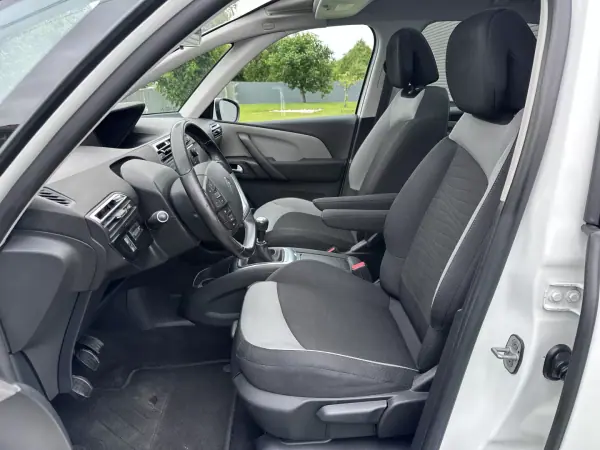 Citroën C4 Picasso 2015 - 9250 EUR, 160000 km - AUTO.MOTO.pt - 160000km - foto 30 de 68
