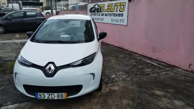 Renault Zoe 2019 - 12500 EUR, 70000 km - AUTO.MOTO.pt - 70000km - foto 2 de 28