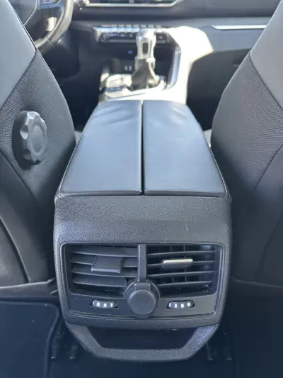 Peugeot 3008 2018 - 14900 EUR, 200000 km - AUTO.MOTO.pt - 200000km - foto 51 de 63