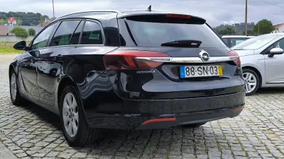 Opel Insignia Sports Tourer 2017 - 10750 EUR, 214037 km - AUTO.MOTO.pt - 214037km - foto 5 de 8