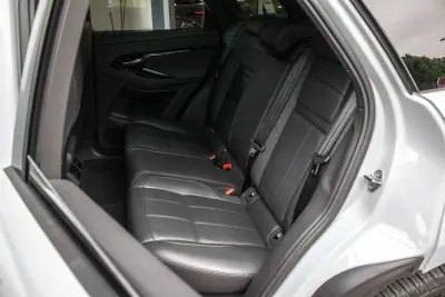 Land Rover Range Rover Evoque 2025 - 48990 EUR, 16300 km - 16300km - foto 25 de 39