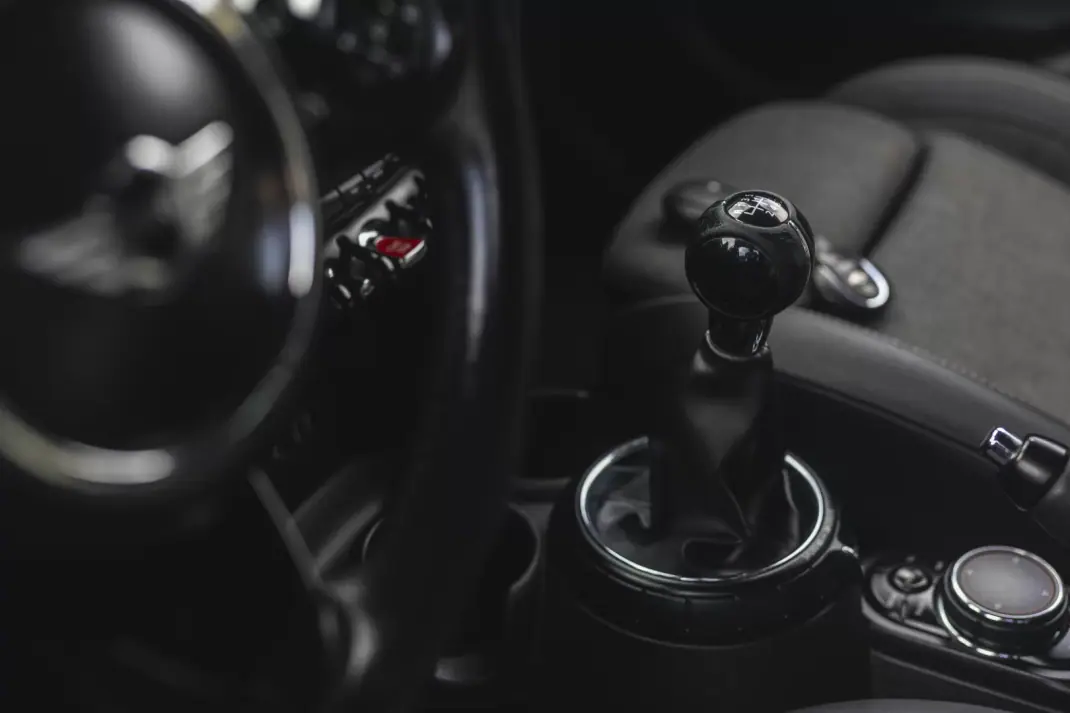 MINI Cooper 2015 - 14500 EUR, 211994 km - AUTO.MOTO.pt - 211994km - foto 20 de 31