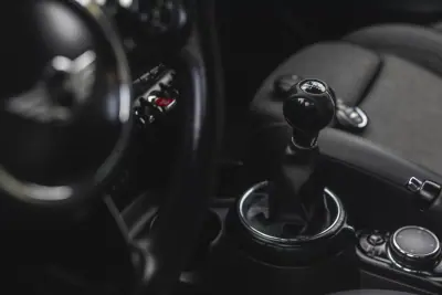 MINI Cooper 2015 - 14500 EUR, 211994 km - AUTO.MOTO.pt - 211994km - foto 20 de 31