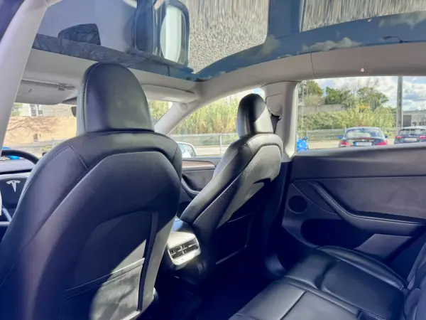 Tesla Model Y 2022 - 39990 EUR, 59000 km - AUTO.MOTO.pt - 59000km - foto 19 de 21