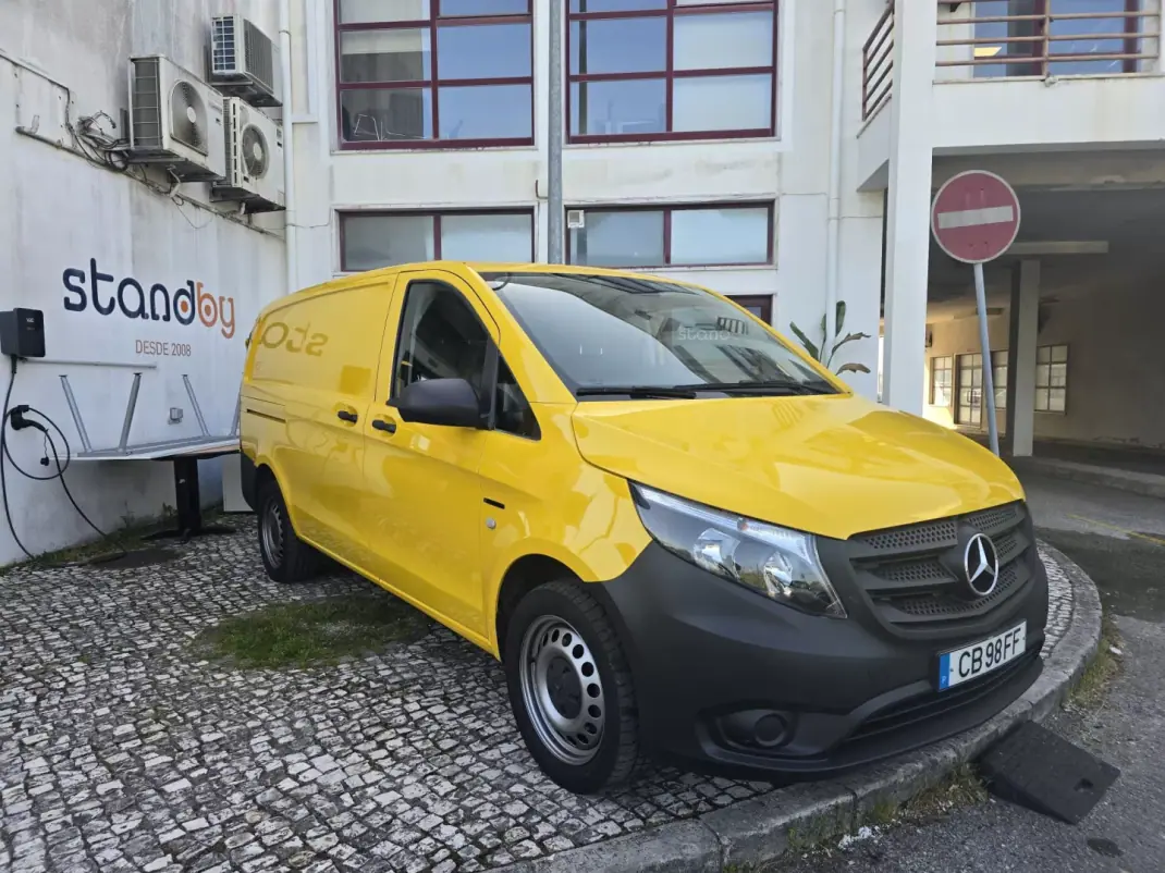 Mercedes-Benz eVito Tourer 2020 - 14950 EUR, 70000 km - AUTO.MOTO.pt - 70000km - foto 1 de 15