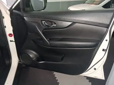 Nissan X-Trail 2016 - 15000 EUR, 150000 km - AUTO.MOTO.pt - 150000km - foto 25 de 28