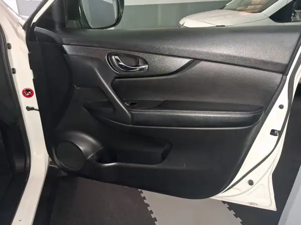 Nissan X-Trail 2016 - 15000 EUR, 150000 km - AUTO.MOTO.pt - 150000km - foto 25 de 28