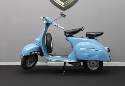 Piaggio Vespa 1963 - 6500 EUR, 36000 km - AUTO.MOTO.pt - 36000km - foto 2 de 14
