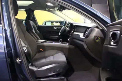 Volvo XC 60 2021 - 24900 EUR, 225000 km - AUTO.MOTO.pt - 225000km - foto 16 de 32