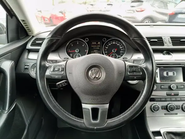 Volkswagen Passat 2012 - 8490 EUR, 296803 km - AUTO.MOTO.pt - 296803km - foto 16 de 27