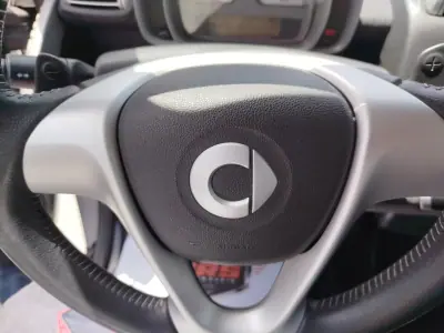 Smart Fortwo Cabrio 2009 - 6450 EUR, 106651 km - AUTO.MOTO.pt - 106651km - foto 10 de 18