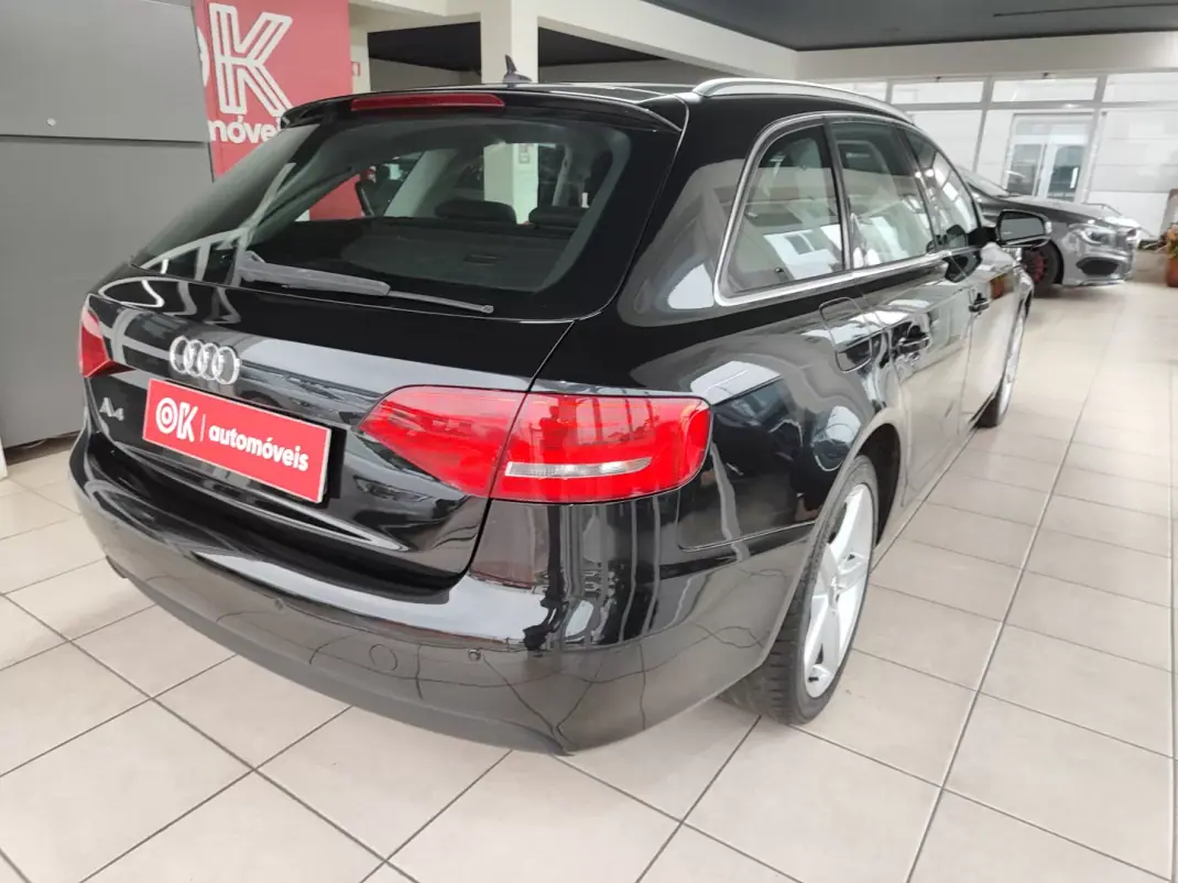 Audi A4 Avant 2009 - 10750 EUR, 261000 km - 261000km - foto 11 de 36