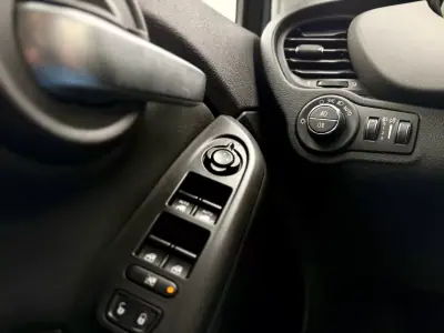 Fiat 500X 2023 - 17950 EUR, 56000 km - AUTO.MOTO.pt - 56000km - foto 17 de 25