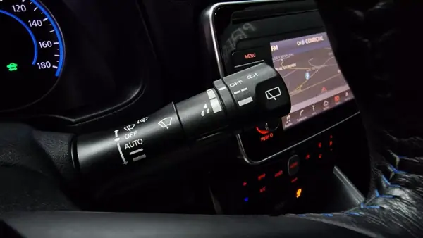 Nissan Leaf 2018 - 17950 EUR, 108446 km - AUTO.MOTO.pt - 108446km - foto 28 de 44