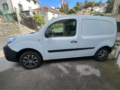 Renault Kangoo 1.5 Dci , 3 Lugares, Iva dedutivel 2019 - 14250 EUR, 93400 km - AUTO.MOTO.pt - 93400km - foto 2 de 8