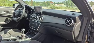Mercedes-Benz CLA 200 2015 - 21000 EUR, 156000 km - AUTO.MOTO.pt - 156000km - foto 19 de 26