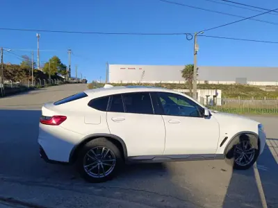 BMW X4 2018 - 49000 EUR, 90000 km - AUTO.MOTO.pt - 90000km - foto 20 de 52