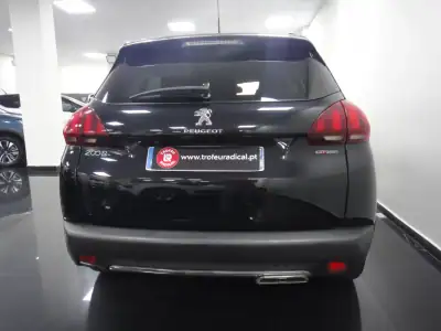 Peugeot 2008 2017 - 11750 EUR, 65000 km - AUTO.MOTO.pt - 65000km - foto 7 de 27