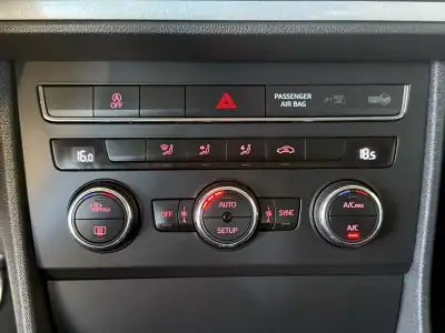 SEAT Leon 2015 - 14000 EUR, 181000 km - AUTO.MOTO.pt - 181000km - foto 75 de 92