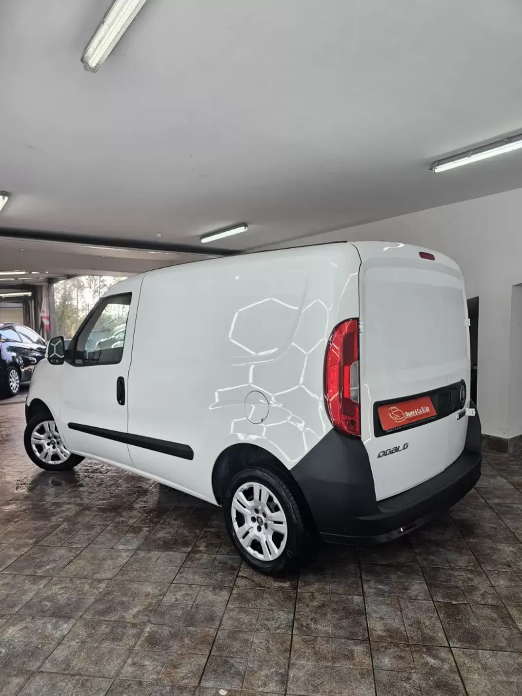Fiat DOBLO CARGO 1.3 MULTIJET EASY 2018 - 10250 EUR, 177400 km - AUTO.MOTO.pt - 177400km - foto 7 de 26