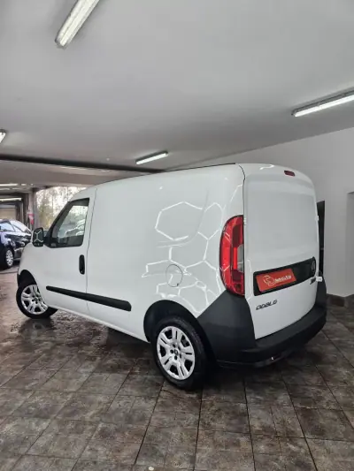 Fiat DOBLO CARGO 1.3 MULTIJET EASY 2018 - 10250 EUR, 177400 km - AUTO.MOTO.pt - 177400km - foto 7 de 26
