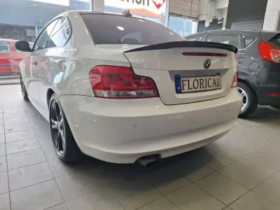 BMW 118 2011 - 11900 EUR, 243000 km - AUTO.MOTO.pt - 243000km - foto 21 de 22