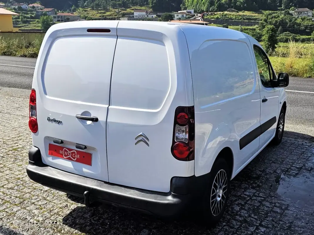Citroën 2015 - 9999 EUR, 142000 km - AUTO.MOTO.pt - 142000km - foto 4 de 21