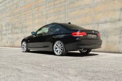 BMW 320 2007 - 12490 EUR, 230000 km - AUTO.MOTO.pt - 230000km - foto 13 de 42