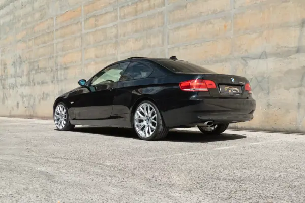 BMW 320 2007 - 12490 EUR, 230000 km - AUTO.MOTO.pt - 230000km - foto 13 de 42