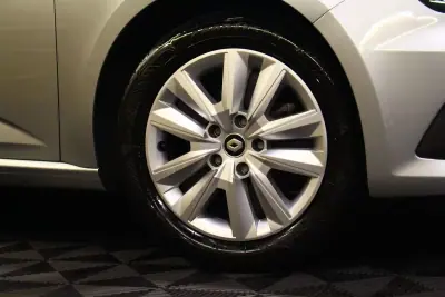 Renault Mégane Sport Tourer 2023 — foto 6 de 25