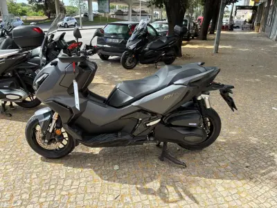 Honda ADV 150 2023 - 5300 EUR, 16240 km - AUTO.MOTO.pt - 16240km - foto 1 de 14