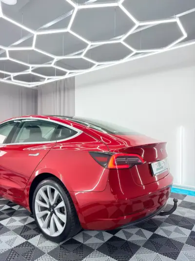 Tesla Model 3 2019 - 19250 EUR, 158000 km - AUTO.MOTO.pt - 158000km - foto 6 de 23