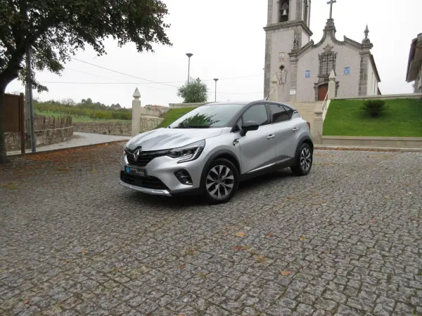 Renault Captur 2021 — foto 3 de 52