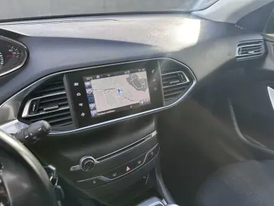 Peugeot 308 SW 2016 - 8900 EUR, 200000 km - AUTO.MOTO.pt - 200000km - foto 35 de 51