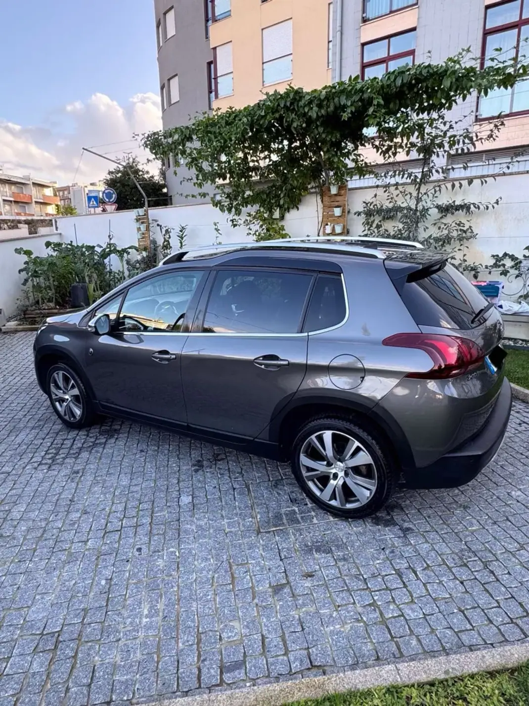Peugeot 2008 2019 - 13900 EUR, 126000 km - AUTO.MOTO.pt - 126000km - foto 6 de 20