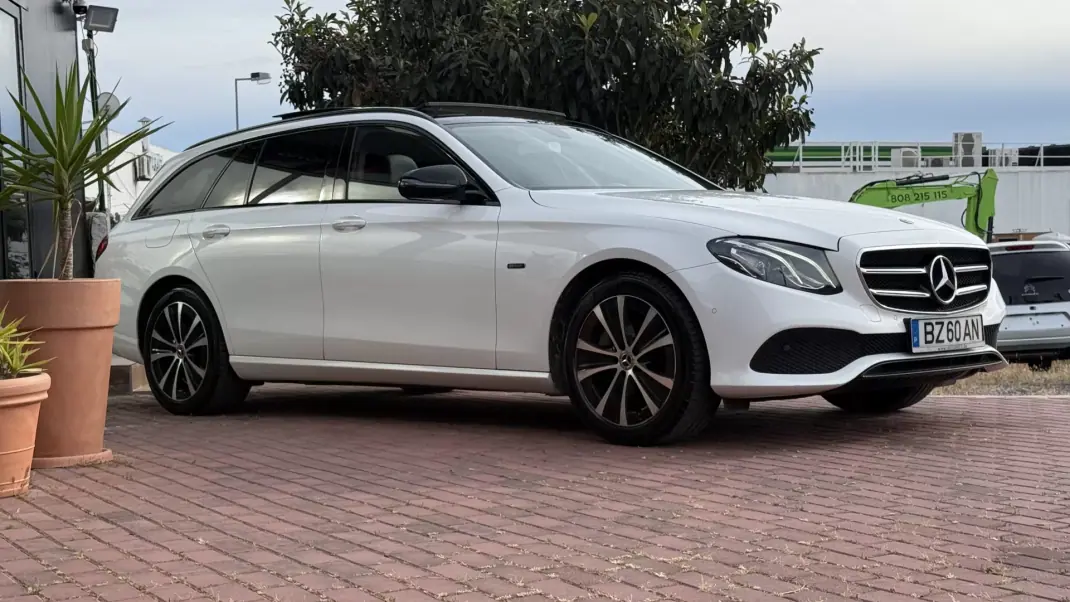 Mercedes-Benz E 300 2019 - 26990 EUR, 147000 km - AUTO.MOTO.pt - 147000km - foto 13 de 41