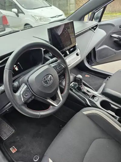 Toyota Corolla Touring Sports 2024 - 33999 EUR, 27985 km - AUTO.MOTO.pt - 27985km - foto 11 de 17