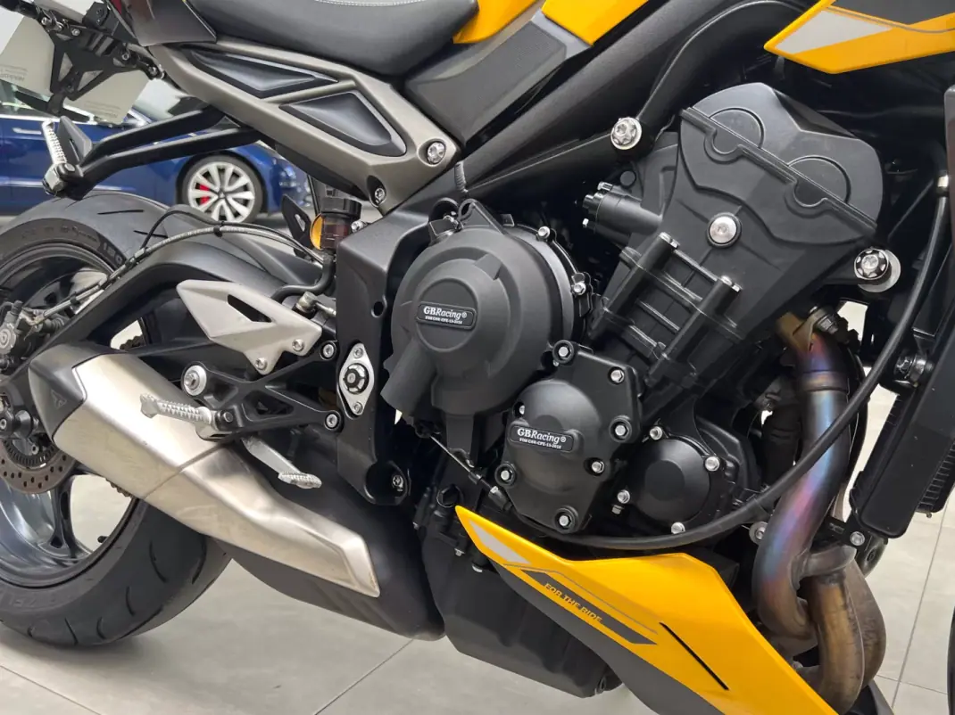 Triumph Street Triple 2024 - 9900 EUR, 24000 km - 24000km - foto 15 de 15