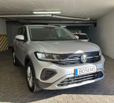 Volkswagen T-Cross 2024 - 22800 EUR, 3300 km - AUTO.MOTO.pt - 3300km - foto 6 de 9