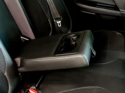 Jaguar XE 2017 - 16900 EUR, 230128 km - AUTO.MOTO.pt - 230128km - foto 17 de 28