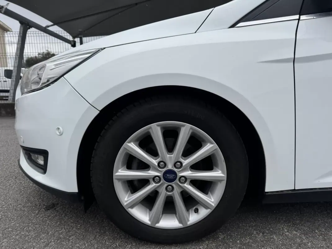 Ford Focus 2015 - 9990 EUR, 123000 km - AUTO.MOTO.pt - 123000km - foto 7 de 31